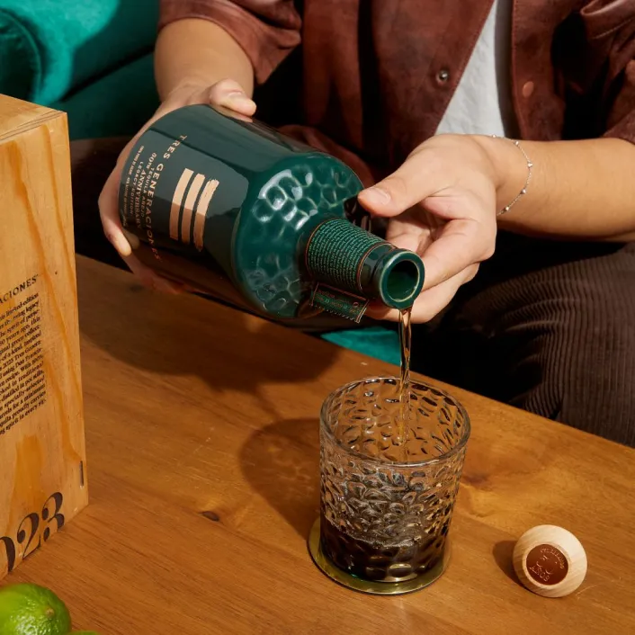 Image of bottle and glass 